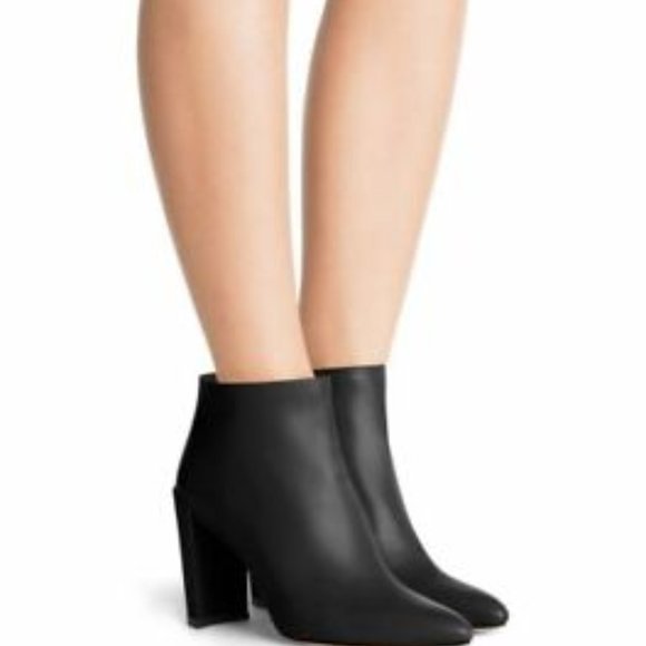 Stuart Weizman Pure Pointy Toe Bootie Black Size 8 - Picture 5 of 8